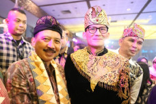 Kemenparekraf Pilih...