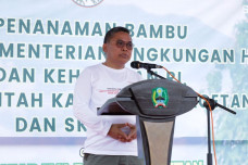 Atasi Masalah Lingkungan,...