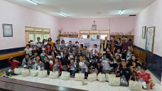 Salurkan Bantuan, Komunitas...
