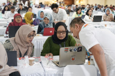Fitur Mudah Digunakan,...