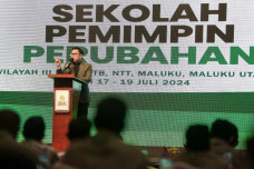 Gus Imin Buka Sespim...