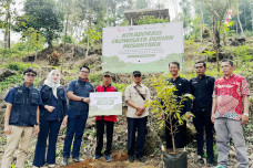 Salurkan 200 Bibit Durian,...