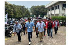 Sukses Jadi Pengusaha,...