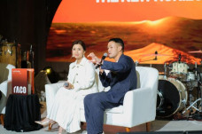 Jelang Akhir Tahun,...