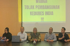 Warga Tolak Pembangunan...