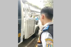 Viral, Pengendara Mobil...