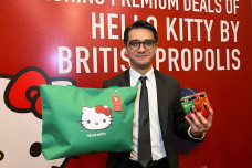 Ricky Harun Bagi-bagi...