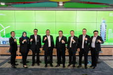 Komitmen Dukung Perekonomian,...