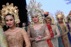 3 Tempat Beli Kebaya...