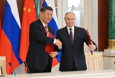 Rusia dan China Kebut...