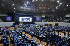 Kukuhkan Ratusan Wisudawan,...