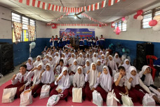 Ratusan Pelajar SD di...