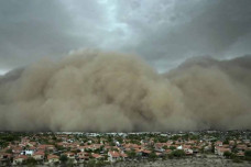Badai Pasir Haboob Menelan...
