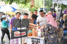 Gelar Jogja Halal Market,...