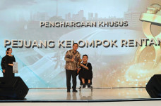 Sultan: Penghargaan...