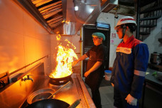 Gas Bumi Mengalir di...