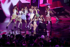 Hearts 2 Hearts Guncang...