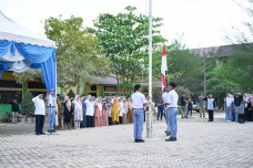 Hari Pertama Sekolah...