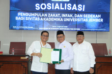 Harga Emas Melambung...