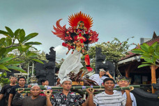 Rayakan Nyepi, Warga...