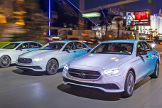 Mercedes-Benz Berencana...