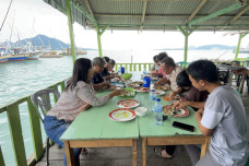 Rekomendasi Kuliner...