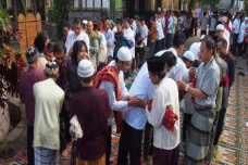 Apakah Tradisi Halal...