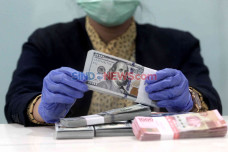 Rupiah Masih Rapuh,...