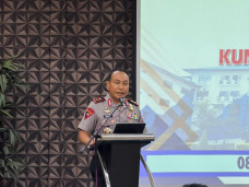 Kapolda Riau Copot Kapolsek...