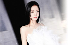 Jisoo BLACKPINK Sabet...