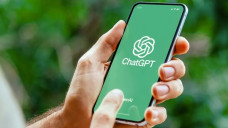 Ponsel ChatGPT Akan...