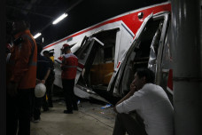 Tabrakan Kereta Bekasi...