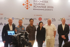 Industri Hotel Mewah...