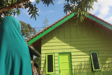 Tangis Syukur Raudah,...
