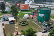 Kembaran Hijau Gas Alam...