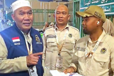 Timwas Haji DPR Bambang...