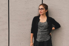 Ussy Sulistiawaty Bernyanyi...