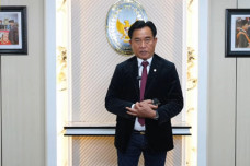 Silmy Karim Ditahan...