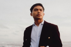 Betrand Sedih Lihat...