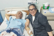 Tio Pakusadewo Dirawat...