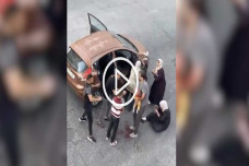 Ini Bukti Biadabnya...