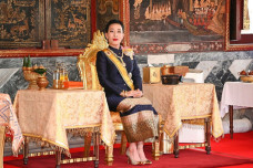 Putri Bha Meninggal,...