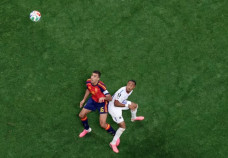 Kejutan, Spanyol Ditahan...