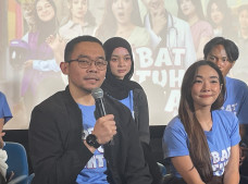 Tobat Jatuh Cinta Jadi...