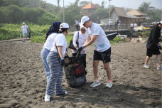 Gerakan Plogging Dorong...