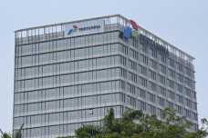 Pertamina Cetak Laba...