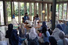 Rayakan 70 Juta Streaming...