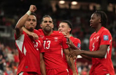 Swiss Lolos ke 16 Besar...