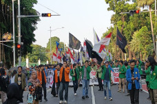 Aliansi Mahasiswa Menjawab...