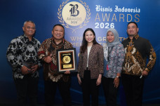 Bukan Cuma Kinerja Keuangan,...